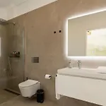 Elysium - Designer With Ocean View, Heated Pool, Jacuzzi & Sauna