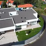 Elysium - Designer With Ocean View, Heated Pool, Jacuzzi & Sauna *