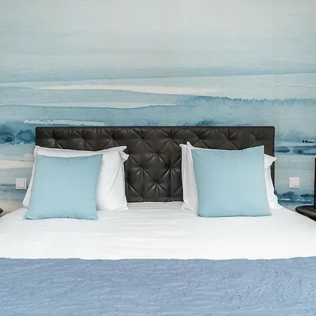 Villa Elysium - Designer With Ocean View, Heated Pool, Jacuzzi & Sauna