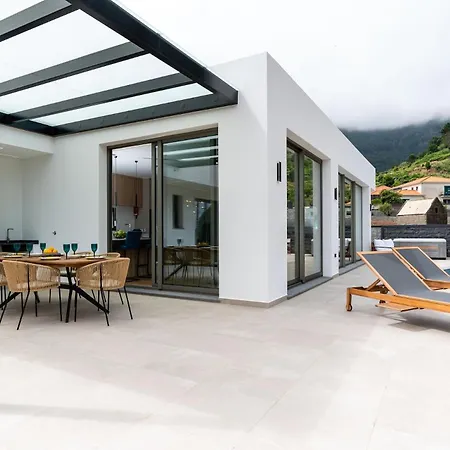 Villa Elysium - Designer With Ocean View, Heated Pool, Jacuzzi & Sauna São Vicente