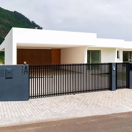 Elysium - Designer With Ocean View, Heated Pool, Jacuzzi & Sauna Villa *