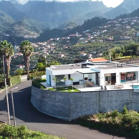 Villa Elysium - Designer With Ocean View, Heated Pool, Jacuzzi & Sauna *