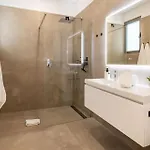 Elysium - Designer With Ocean View, Heated Pool, Jacuzzi & Sauna