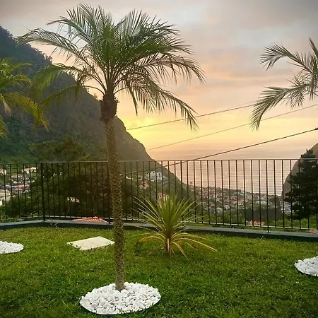 Elysium - Designer With Ocean View, Heated Pool, Jacuzzi & Sauna *