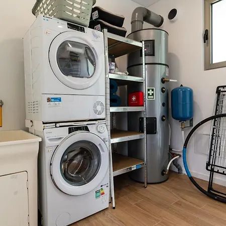 Elysium - Designer With Ocean View, Heated Pool, Jacuzzi & Sauna *