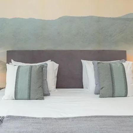 Elysium - Designer With Ocean View, Heated Pool, Jacuzzi & Sauna *