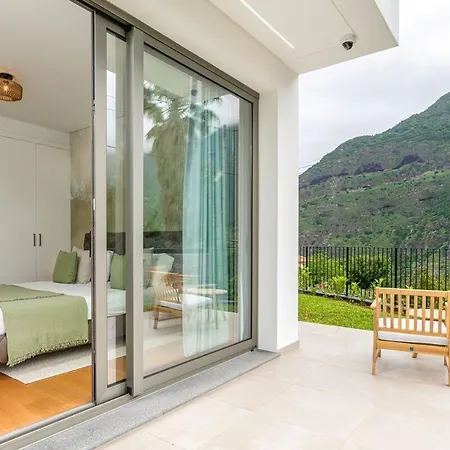 Elysium - Designer With Ocean View, Heated Pool, Jacuzzi & Sauna فيلة