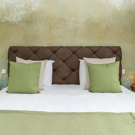 Elysium - Designer With Ocean View, Heated Pool, Jacuzzi & Sauna *