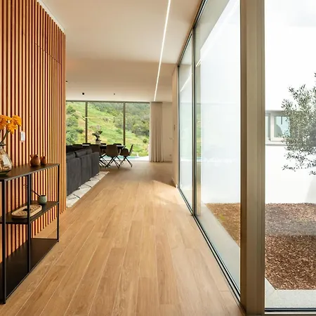 Villa Elysium - Designer With Ocean View, Heated Pool, Jacuzzi & Sauna *