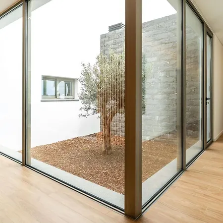 Elysium - Designer With Ocean View, Heated Pool, Jacuzzi & Sauna