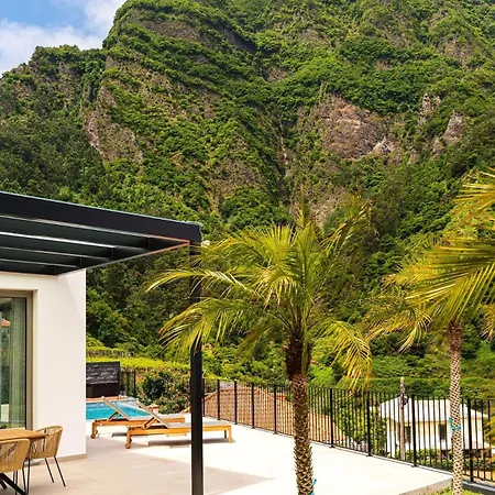 Elysium - Designer With Ocean View, Heated Pool, Jacuzzi & Sauna Villa