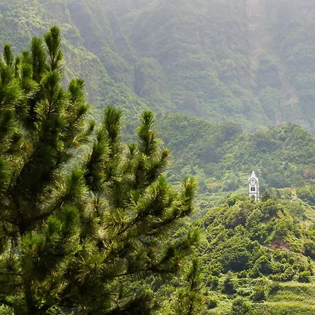 Elysium - Designer With Ocean View, Heated Pool, Jacuzzi & Sauna