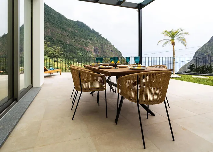 Elysium - Designer With Ocean View, Heated Pool, Jacuzzi & Sauna São Vicente