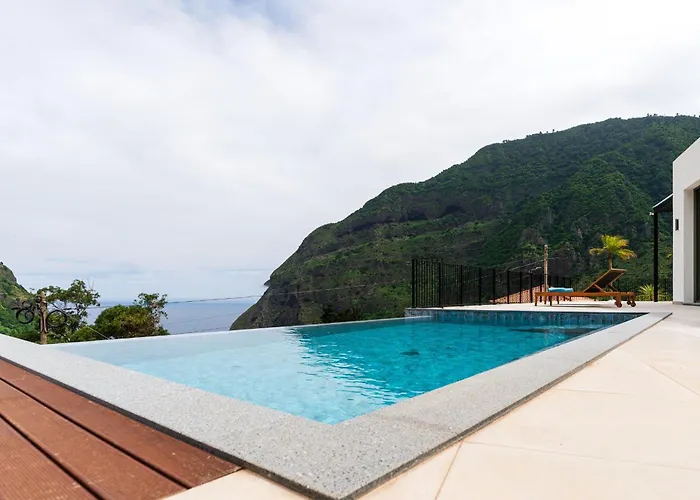 Elysium - Designer With Ocean View, Heated Pool, Jacuzzi & Sauna * Сан-Висенти