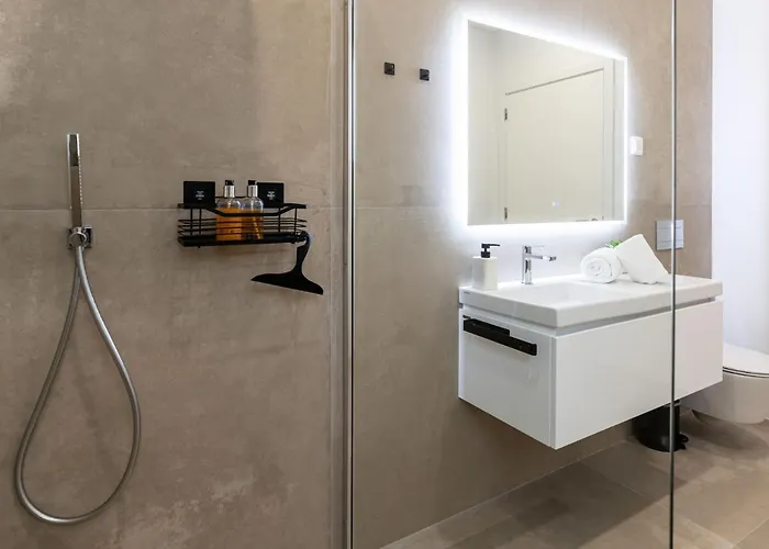 Elysium - Designer With Ocean View, Heated Pool, Jacuzzi & Sauna *