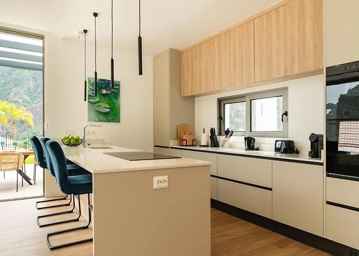 Elysium - Designer With Ocean View, Heated Pool, Jacuzzi & Sauna Вилла