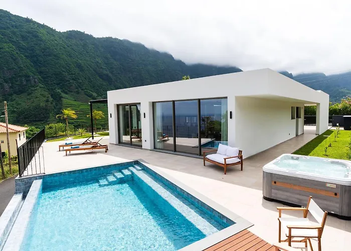 Elysium - Designer With Ocean View, Heated Pool, Jacuzzi & Sauna 빌라 *
