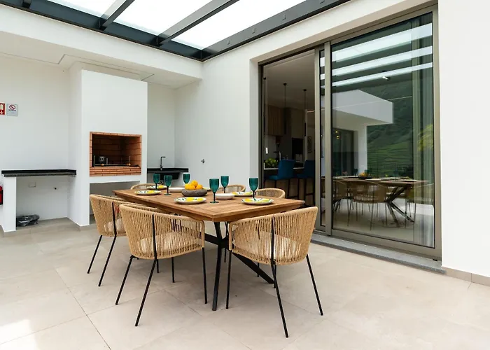 Elysium - Designer With Ocean View, Heated Pool, Jacuzzi & Sauna * São Vicente