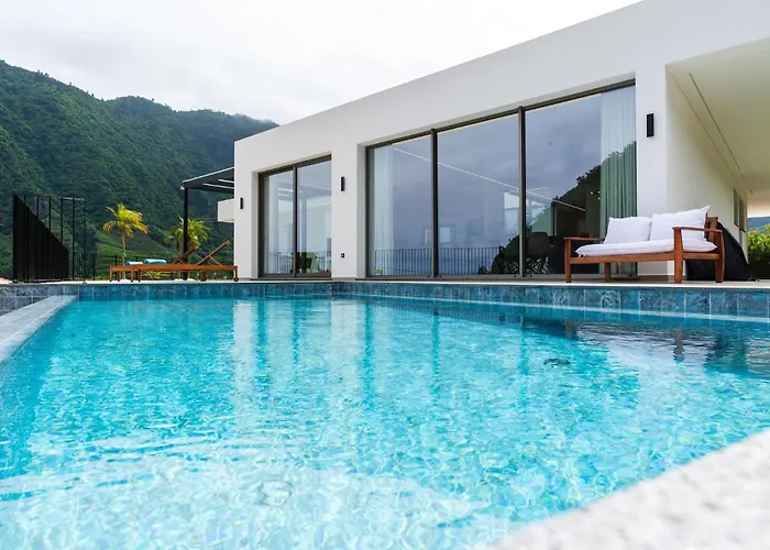 Elysium - Designer With Ocean View, Heated Pool, Jacuzzi & Sauna 빌라