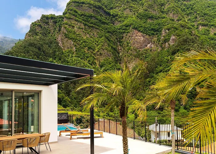 Elysium - Designer With Ocean View, Heated Pool, Jacuzzi & Sauna 빌라